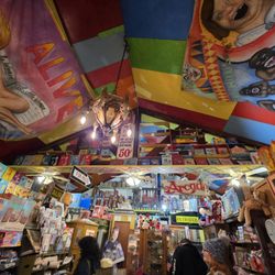 Clarke's Collectibles & Lunchbox Museum