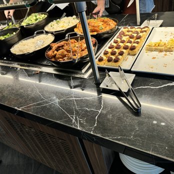 The Centurion Lounge - Hot food bar - Airport Lounges Near Me - Las Vegas, Nevada