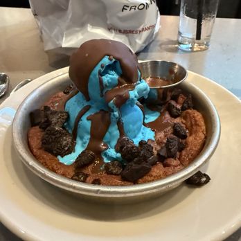 BJ's Restaurant & Brewhouse - Monster Pazookie - New American Near Me - San Antonio, Texas