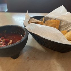 La Corona Mexican Restaurant - Chips and salsa