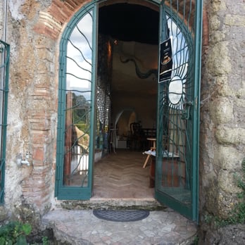 Grotta dei Germogli - Italian Near Me - Calcata Vecchia, Vermont Grotta dei Germogli - Italian Near Me - Calcata Vecchia, Vermont