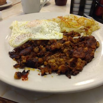 The Round Table Cafe - Chorizo Hash - American Near Me - Belleville, Illinois