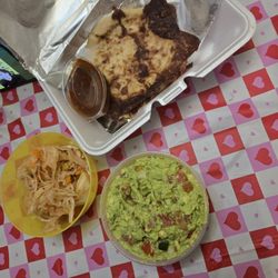 Los Ranchos - We got pickled veggies with papusa