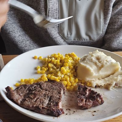 Applebee's Grill + Bar by null