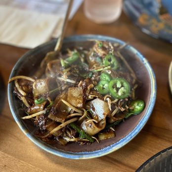 Straits - Honolulu - Wok fried rice noodle - Asian Fusion Near Me - Honolulu, Hawaii