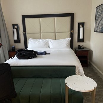 JW Marriott Chicago - Hotels Near Me - Chicago, Illinois