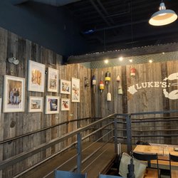 Luke's Lobster Back Bay - Very casual, very delish