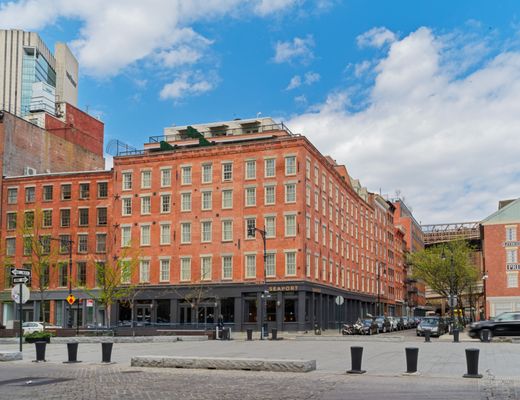 33 Hotel New York City Seaport by null