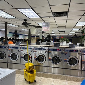 Dennis Coin Laundrymat - Laundromat Near Me - Dallas, Texas Dennis Coin Laundrymat - Laundromat Near Me - Dallas, Texas