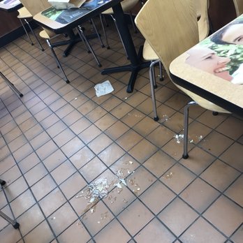 Church's Texas Chicken - 4+ people working and they were preparing two orders (mine and the person behind me) and no one could clean this up..? So gross!!! - Chicken Wings Near Me - Vancouver, British Columbia