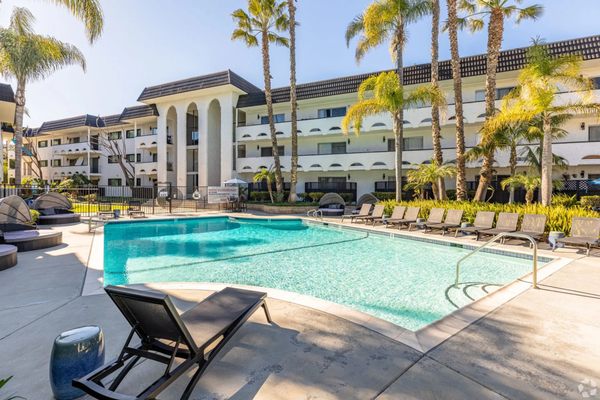 Palmilla Apartments by null