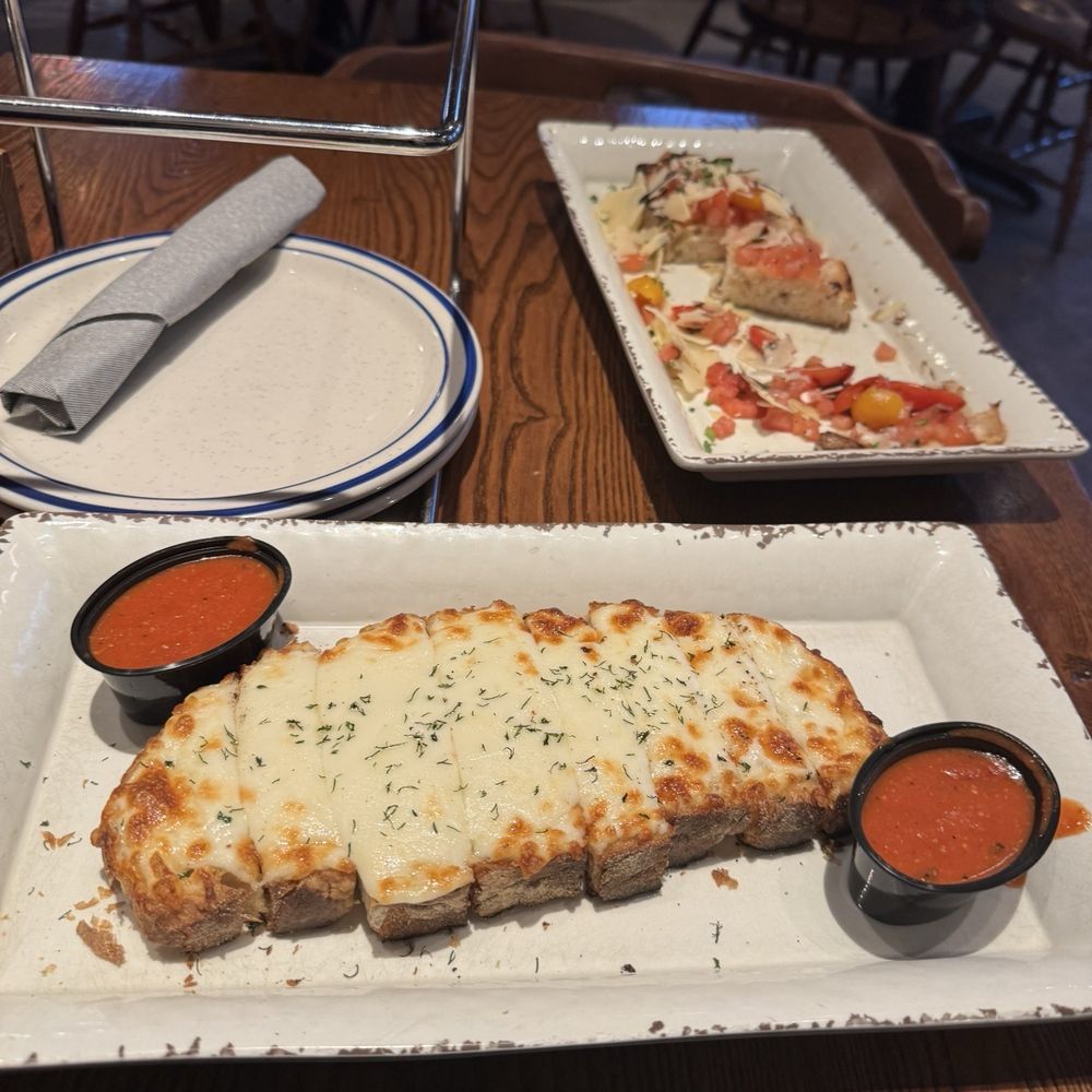 Eno's Pizza Tavern - Cheese bread - Pizza Near Me - Forney, Texas