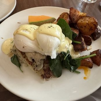Tilikum Place Cafe - Baked oyster Benny special from week of 9/25 - New American Near Me - Seattle, Washington Tilikum Place Cafe - Baked oyster Benny special from week of 9/25 - New American Near Me - Seattle, Washington