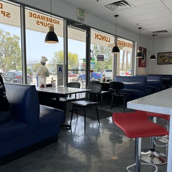Karen's Cafe - Dining room - Breakfast & Brunch Near Me - Palm Desert, California Karen's Cafe - Dining room - Breakfast & Brunch Near Me - Palm Desert, California