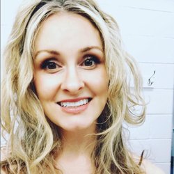 43 East Salon - Shannalee Silva blonde