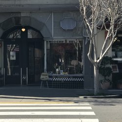 Modern I 1950's Shop - We're located in this amazing art deco building!
