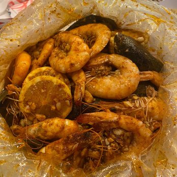 Cap't Loui - Cajun boil, 2lbs Shrimp head on, 1lb mussels. capt Lou seasoning & spicy level - Seafood Near Me - Cupertino, California