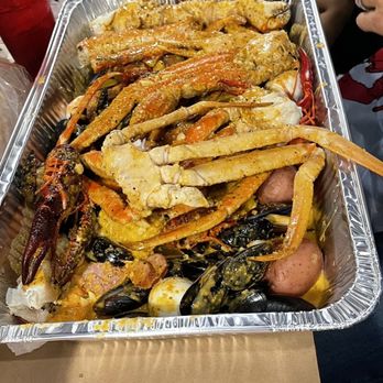 Rockin’ Crab - a tray of food being served - Seafood Near Me - Augusta, Georgia Rockin’ Crab - a tray of food being served - Seafood Near Me - Augusta, Georgia