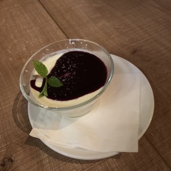 Doppio Zero Mountain View - panna cotta - Pizza Near Me - Mountain View, California