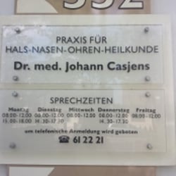 Johann Casjens - Praxisschild am Haus