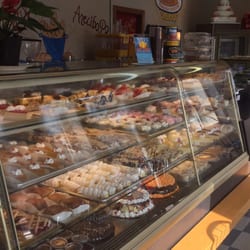 Lorenzo's Bakery