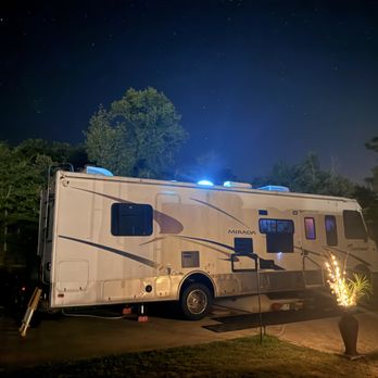 Stillwater RV Resort - Campgrounds Near Me - Winona, Texas