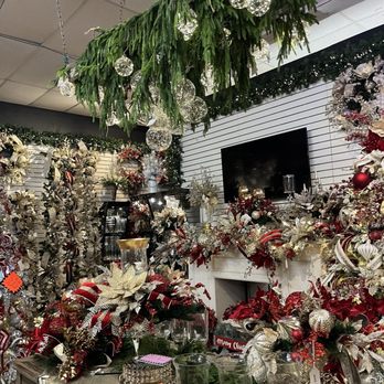 Decorator's Warehouse - Christmas Trees Near Me - Arlington, Texas