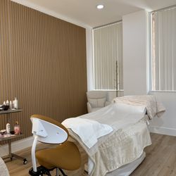 Alo Derma Med Spa