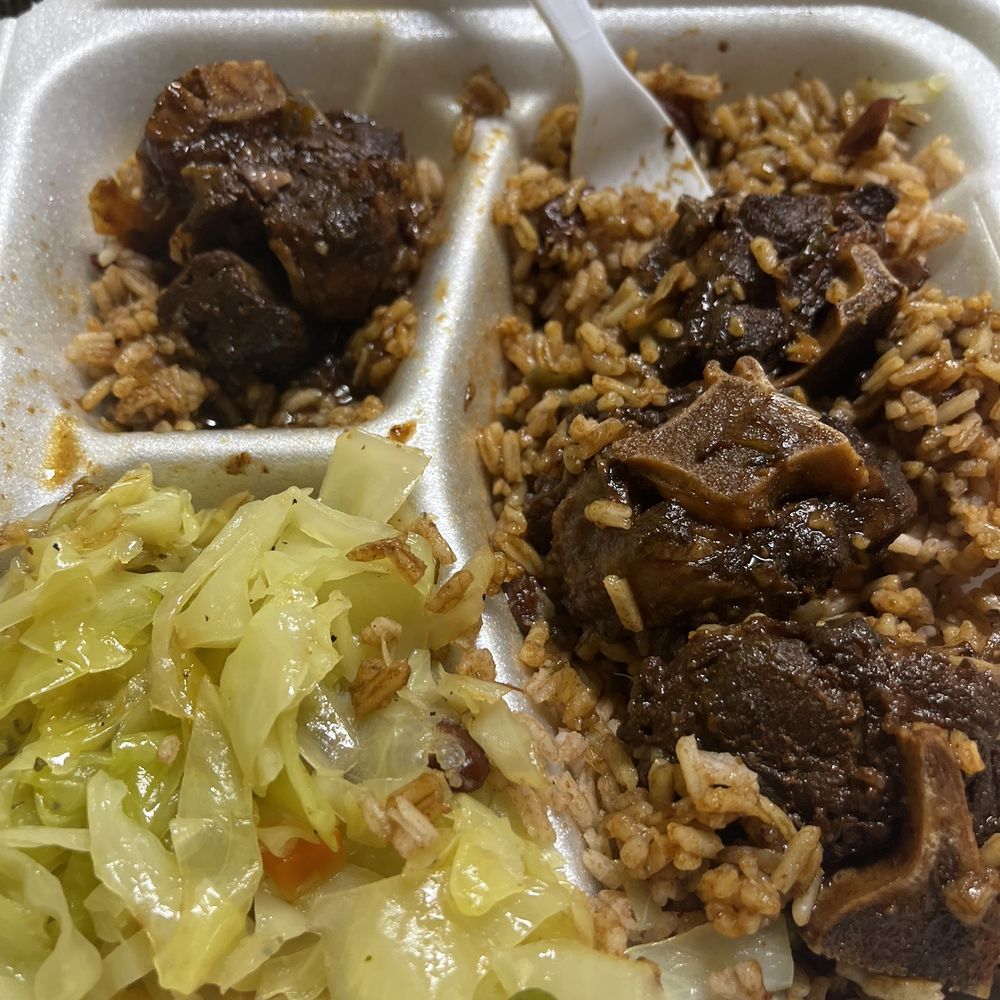 Oxtail, rice and cabbage Oxtail, rice and cabbage