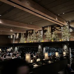 Canlis - Christmas Decor
