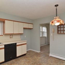 Good Deal Remodeling - This is what the kitchen look like before.