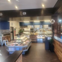 Pêcherie Manicouagan - Fresh fish market and kitchen upon entrance