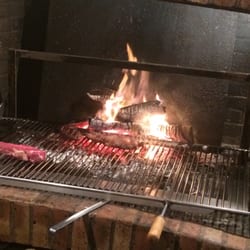 Le Pantagruel - Meat on the grill