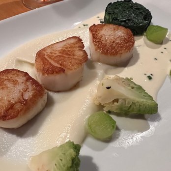 SKADI - Scallops with chive lemon buerre blanc - Modern European Near Me - Mammoth Lakes, California SKADI - Scallops with chive lemon buerre blanc - Modern European Near Me - Mammoth Lakes, California
