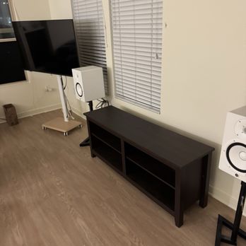 Movers R Here - Tv desk - Movers Near Me - Newark, California