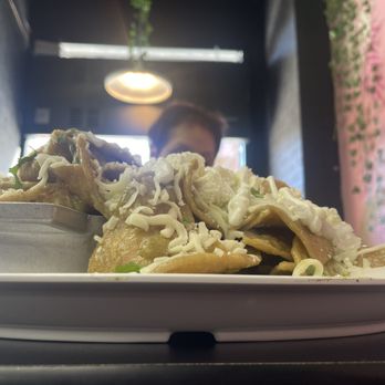 D'Cache Latin Cafe - Delicious chilaquiles - Latin American Near Me - Berwyn, Illinois