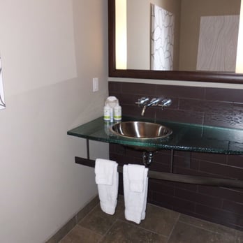 Oxford Hotel Bend - Cascade Suite guest/half bath - Hotels Near Me - Bend, Oregon Oxford Hotel Bend - Cascade Suite guest/half bath - Hotels Near Me - Bend, Oregon
