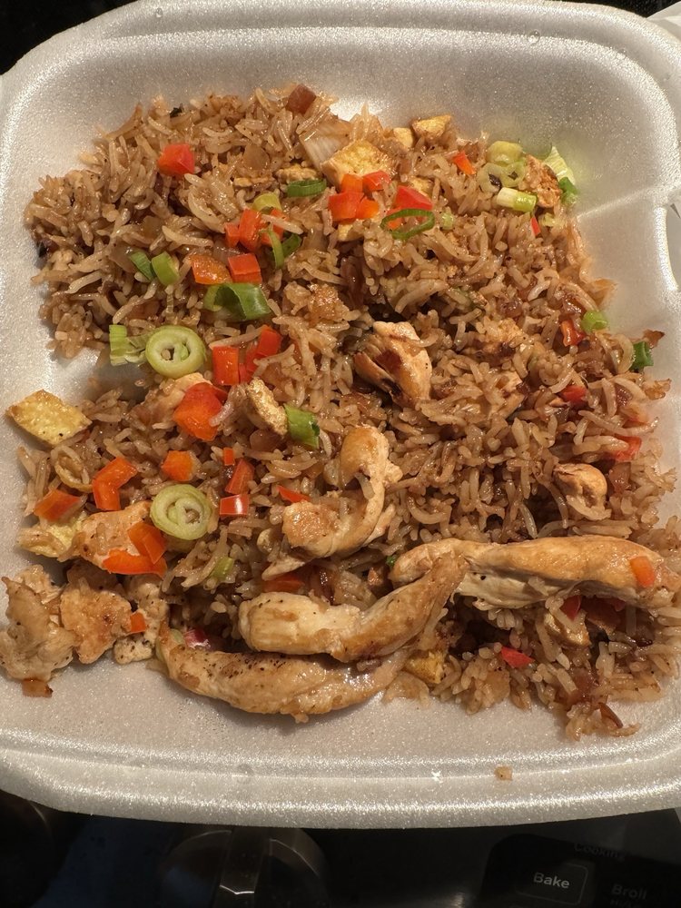 The Huarique Peruvian Cuisine Logo