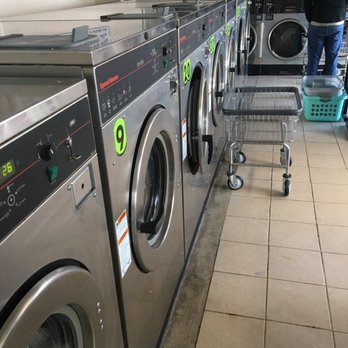 Lili's Laundromat - Large washing machines - Laundromat Near Me - Plainville, Connecticut Lili's Laundromat - Large washing machines - Laundromat Near Me - Plainville, Connecticut