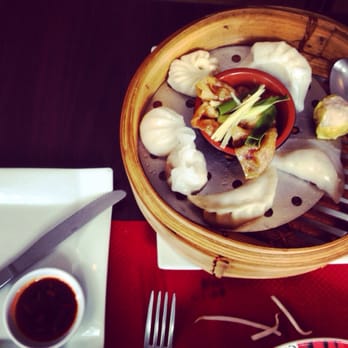 Guo Min - The dim sum assortment that promised deliciousness based on its looks...but lacked in texture and flavor. - Vietnamese Near Me - Paris, 75