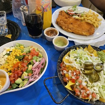 Mextreme - Our order of the salad, nachos, and fish. - Mexican Near Me - Cancún, ROO Mextreme - Our order of the salad, nachos, and fish. - Mexican Near Me - Cancún, ROO