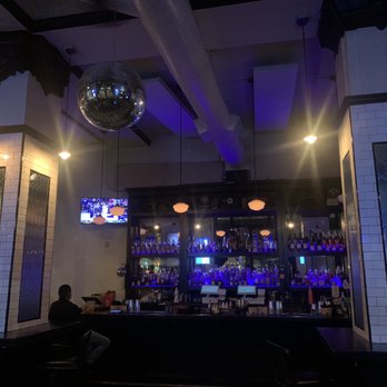 Pattern Bar - Center of bar - Cocktail Bars Near Me - Los Angeles, California