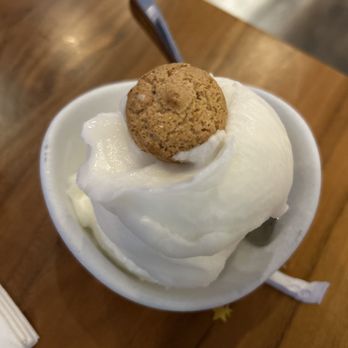 Crows Nest - Tasty Lemon Gelato - Seafood Near Me - Warwick, Rhode Island