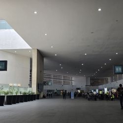 Aeropuerto de la Ciudad de México - Terminal 2 - Another wing is the airport where you can find food and bathrooms