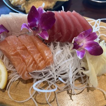 A-Ru Sushi - 12 piece sashimi. - Sushi Bars Near Me - Buellton, California A-Ru Sushi - 12 piece sashimi. - Sushi Bars Near Me - Buellton, California