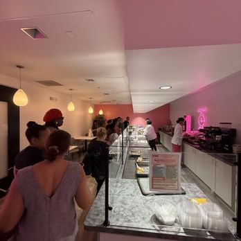 Donutste Doughnuts - 2 hour line - Donuts Near Me - Lake Mary, Florida