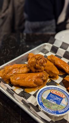 Wingnutz Bar and Grill by null