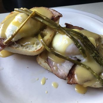 Mel's Pine Pantry - Eggs Benedict with asparagus - Breakfast & Brunch Near Me - Roscommon, Michigan