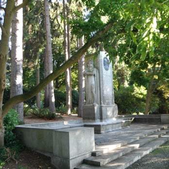 Volunteer Park - Like Lord of the Rings, it appears out of the mist... - Parks Near Me - Seattle, Washington