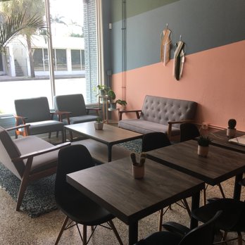 Small Wine Shop - Wine Tasting Classes Near Me Small Wine Shop - Wine Tasting Classes Near Me